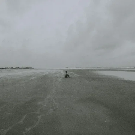 Kamiu Svetimas, Škėma, Balta drobulė